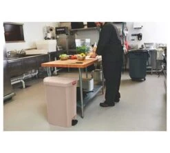 Rubbermaid Contenedor Slim Jim Pedal Lateral 50 Litros -Tienda De Cocina Casera rubbermaid contenedor slim jim pedal lateral 50 litros 04